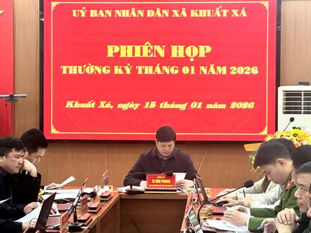 Kinh tế - Chính trị