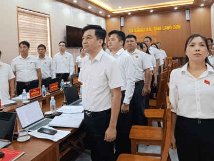 Kinh tế - Chính trị